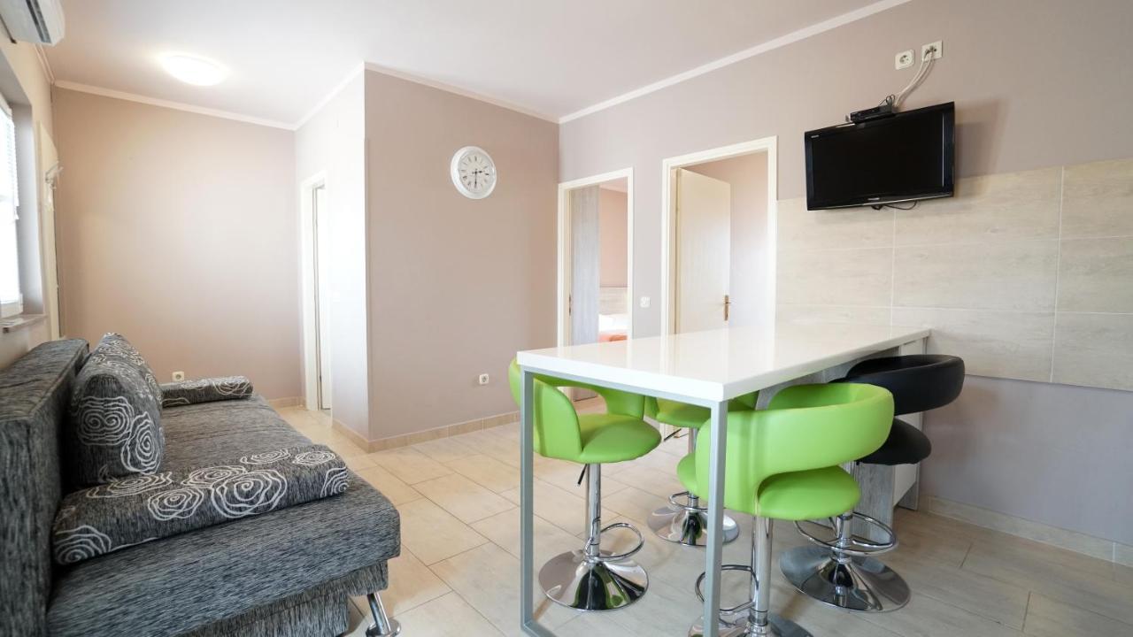 Apartments Paradiso Vir Exterior photo