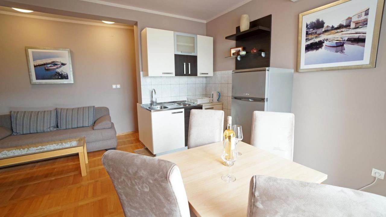 Apartments Paradiso Vir Exterior photo
