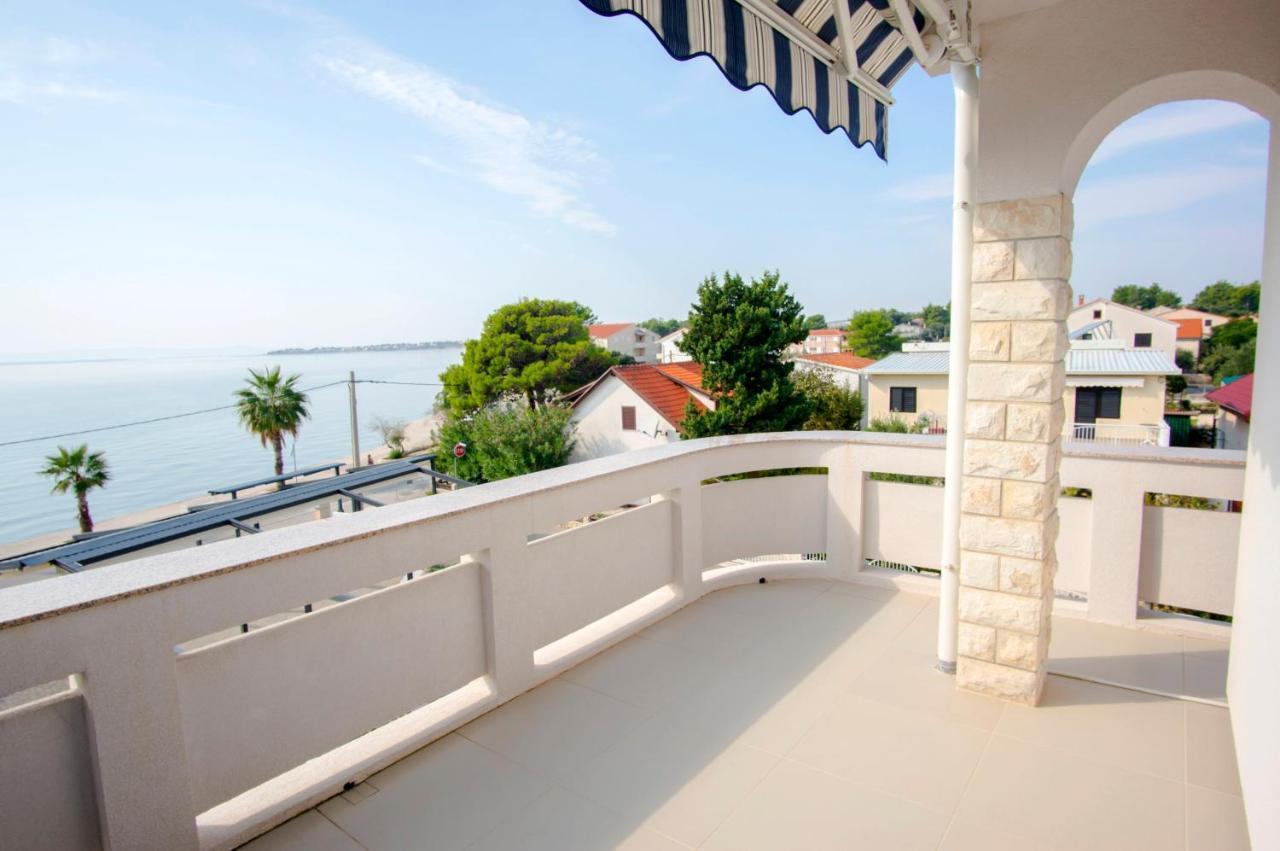 Apartments Paradiso Vir Exterior photo